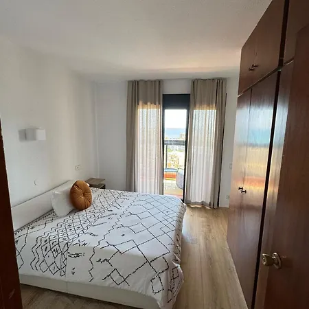 Belleza, Mar Y Sol, 3 De 3 * Torremolinos